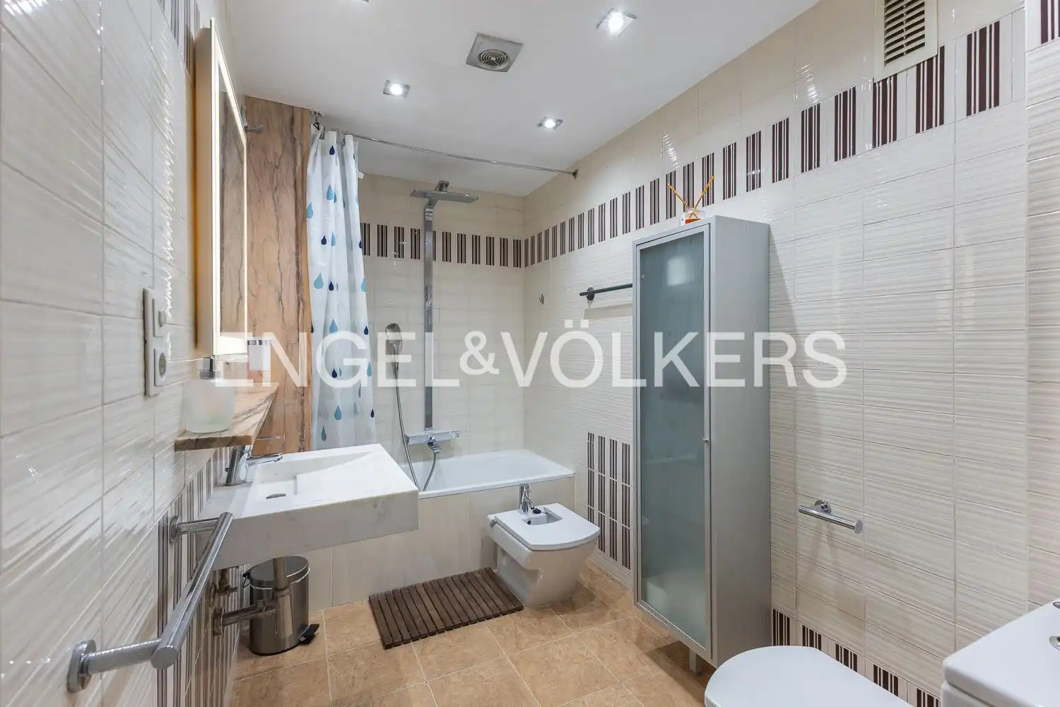 Baño de Piso de alquiler en Valencia con Aire acondicionado, Calefacción y Parquet