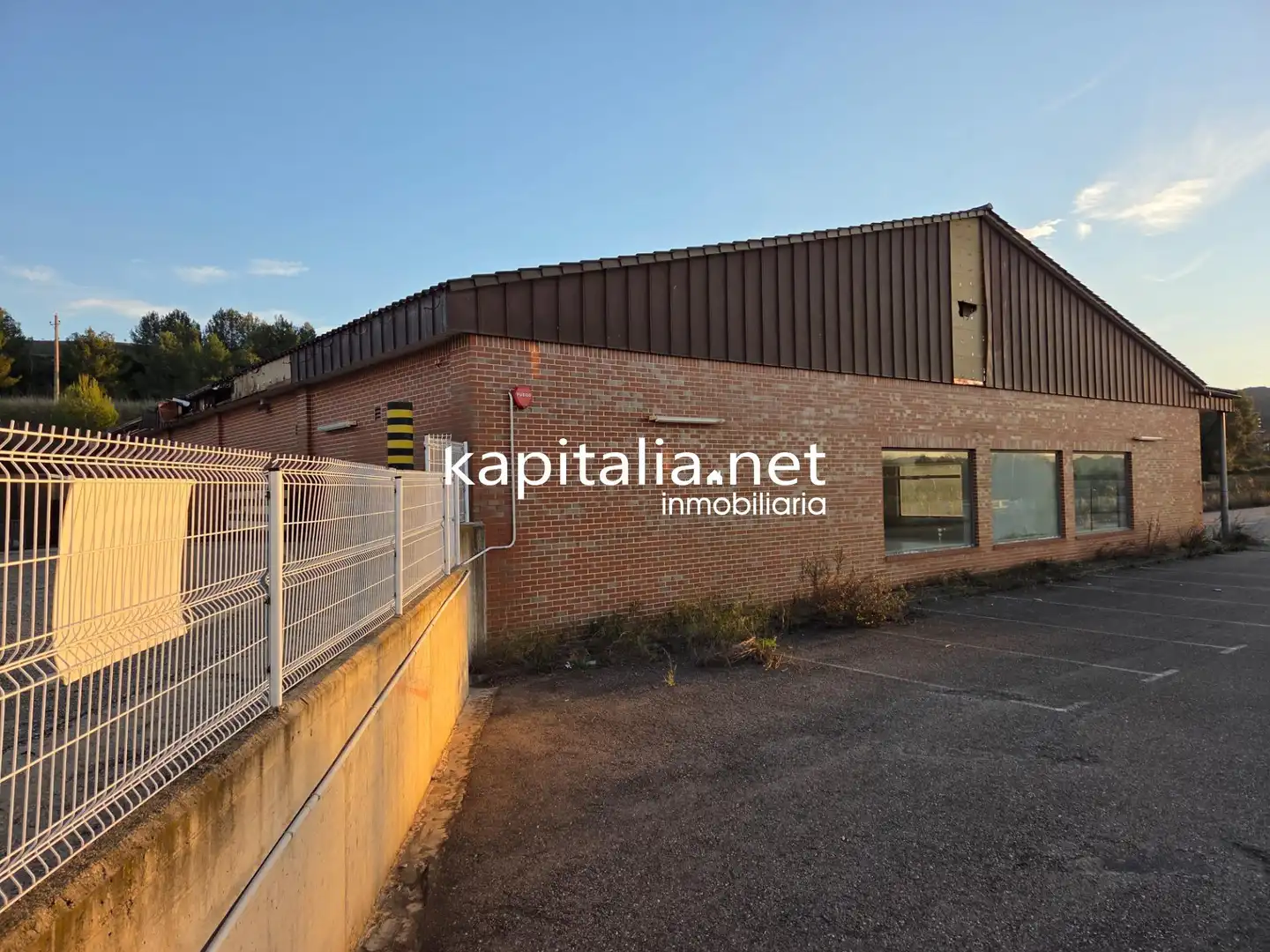 Exterior view of Industrial buildings for rent in Ontinyent