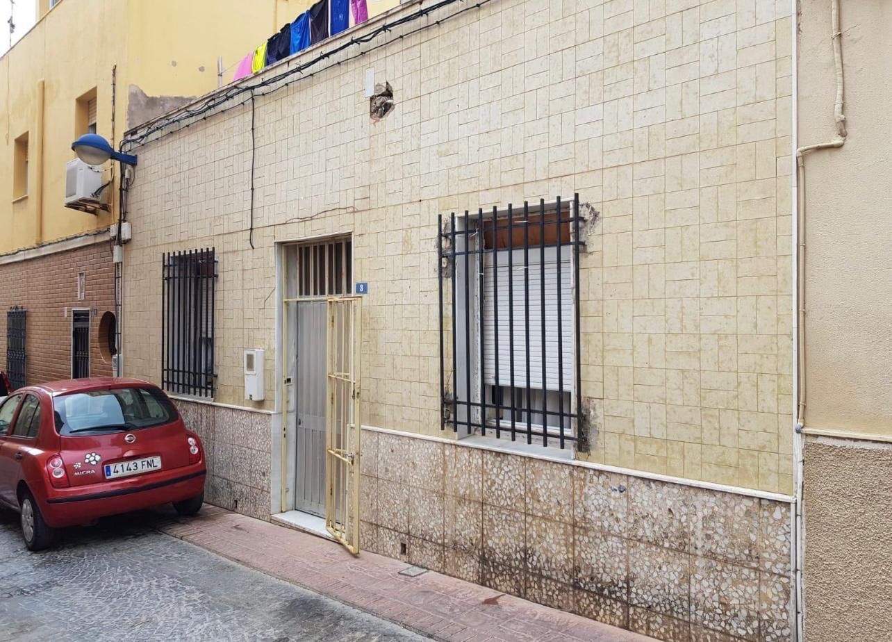 Vista exterior de Casa o xalet en venda en  Melilla Capital amb Terrassa