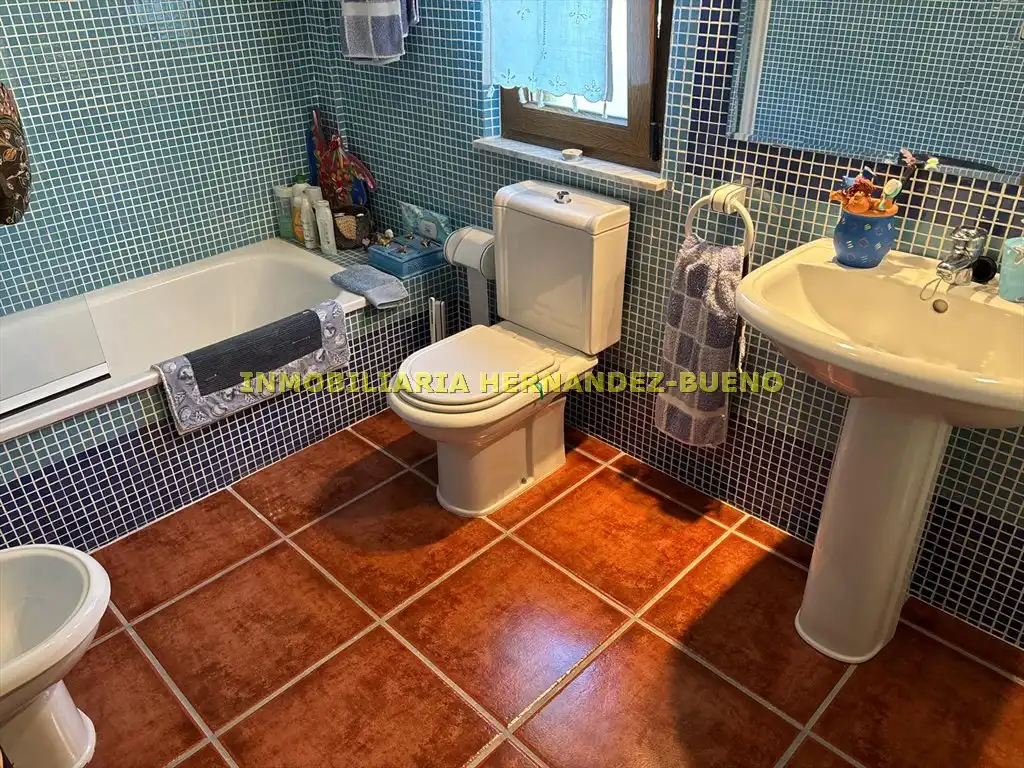 Bany de Casa o xalet en venda en Sequeros amb Calefacció, Jardí privat i Terrassa