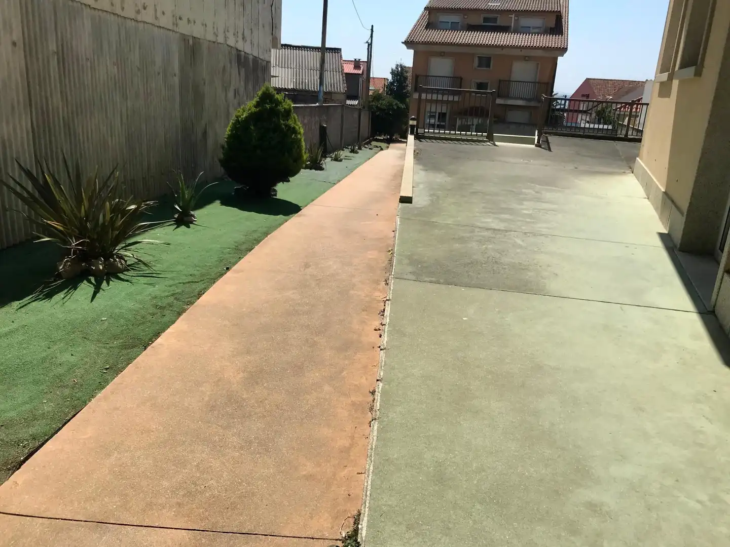 Aparcament de Apartament en venda en Ribeira amb Calefacció i Terrassa