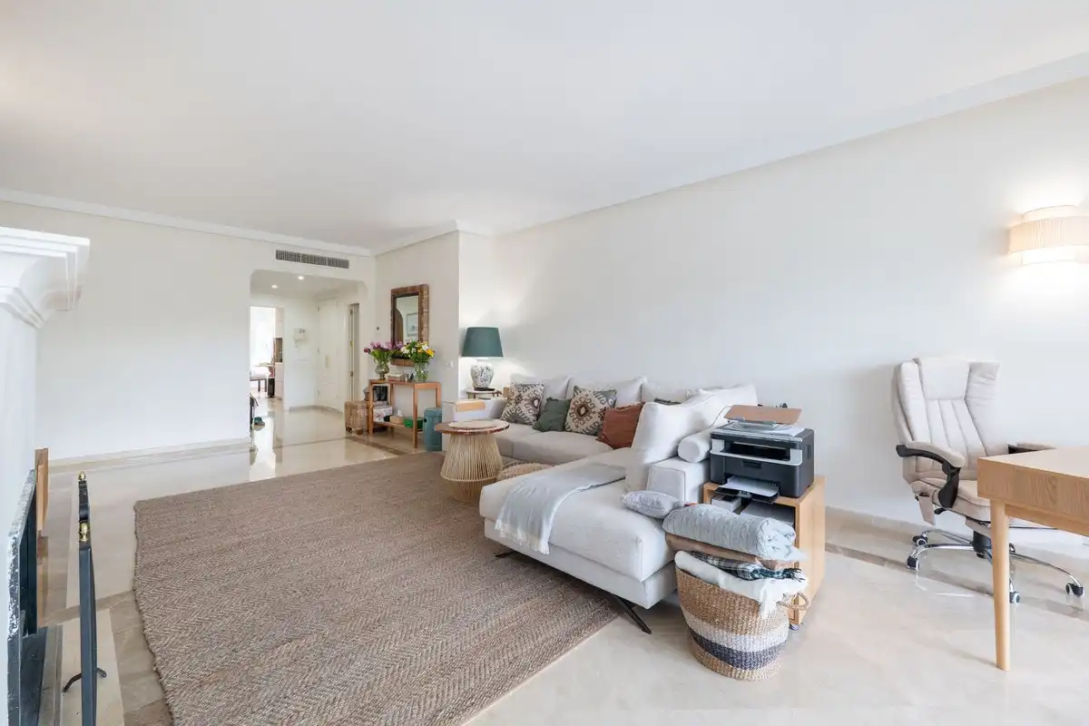 Living room of Flat for sale in Marbella  with Air Conditioner, Terrace and Storage room