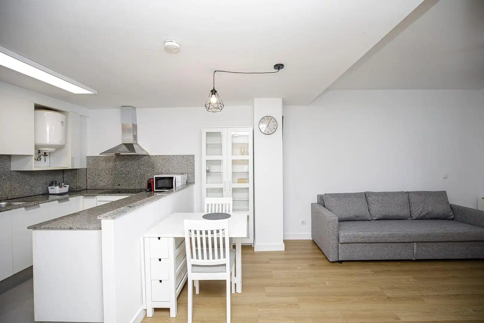 Sala d'estar de Apartament de lloguer en Girona amb Parquet