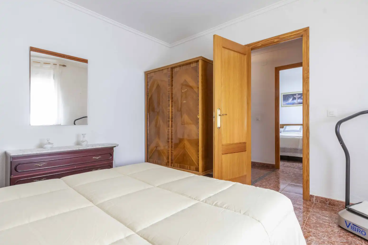 Habitación de Casa adosada en venta en Chelva con Calefacción, Terraza y Trastero
