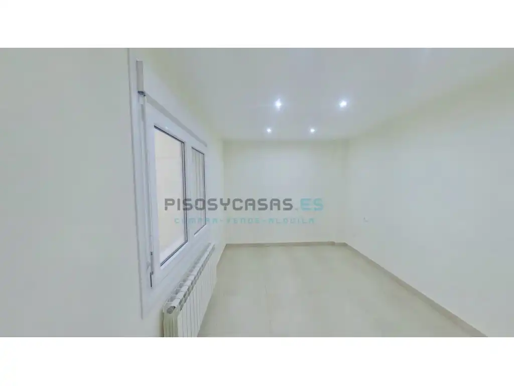 Flat for sale in Tauste  with Air Conditioner, Oven and Washing machine