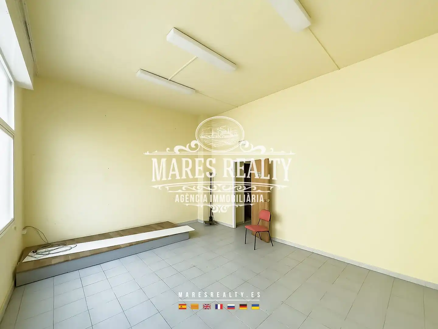 Local de alquiler en Valenti Almirall i Llozer, 3, Fenals