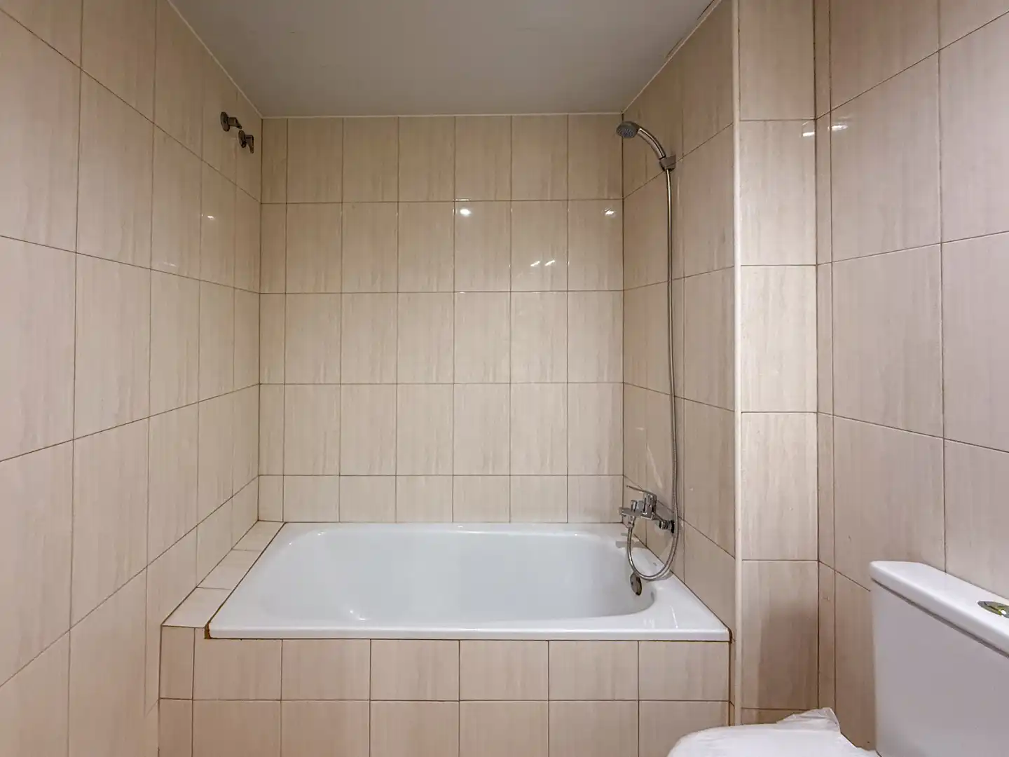 Bathroom of Flat for sale in Palafrugell  with Parquet flooring, Oven and TV