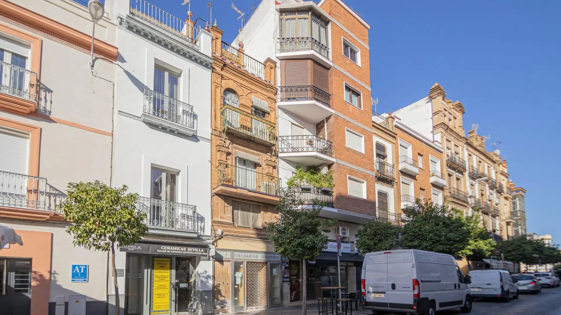Exterior view of Single-family semi-detached for sale in  Sevilla Capital  with Terrace