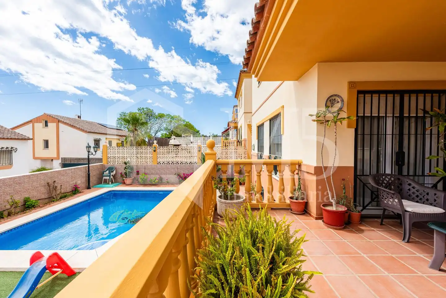 Außenansicht von Haus oder Chalet zum Verkauf in Vélez-Málaga mit Klimaanlage, Schwimmbad und Möbliert