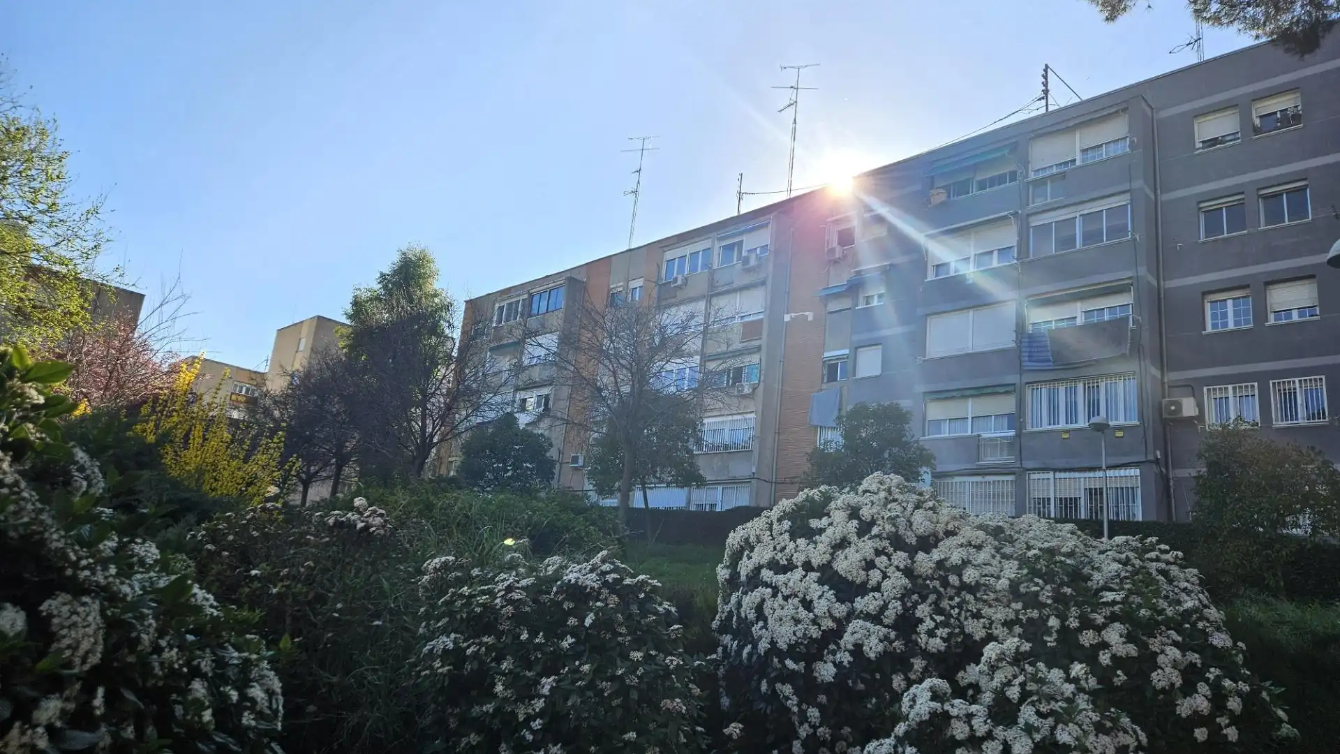 Vista exterior de Piso en venta en  Madrid Capital con Calefacción, Parquet y Trastero