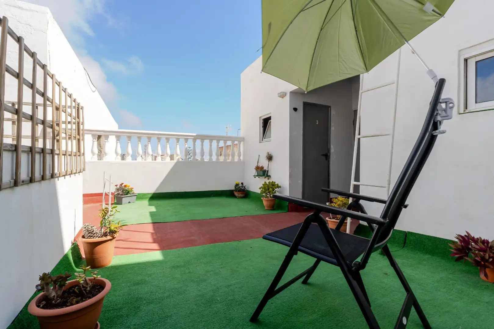Terrasse von Wohnung zum Verkauf in Las Palmas de Gran Canaria mit Parkett, Abstellraum und Möbliert