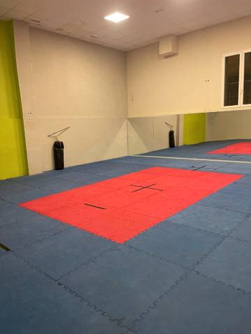 Local comercial en Alquiler en Carrer Ave Maria en Llombai