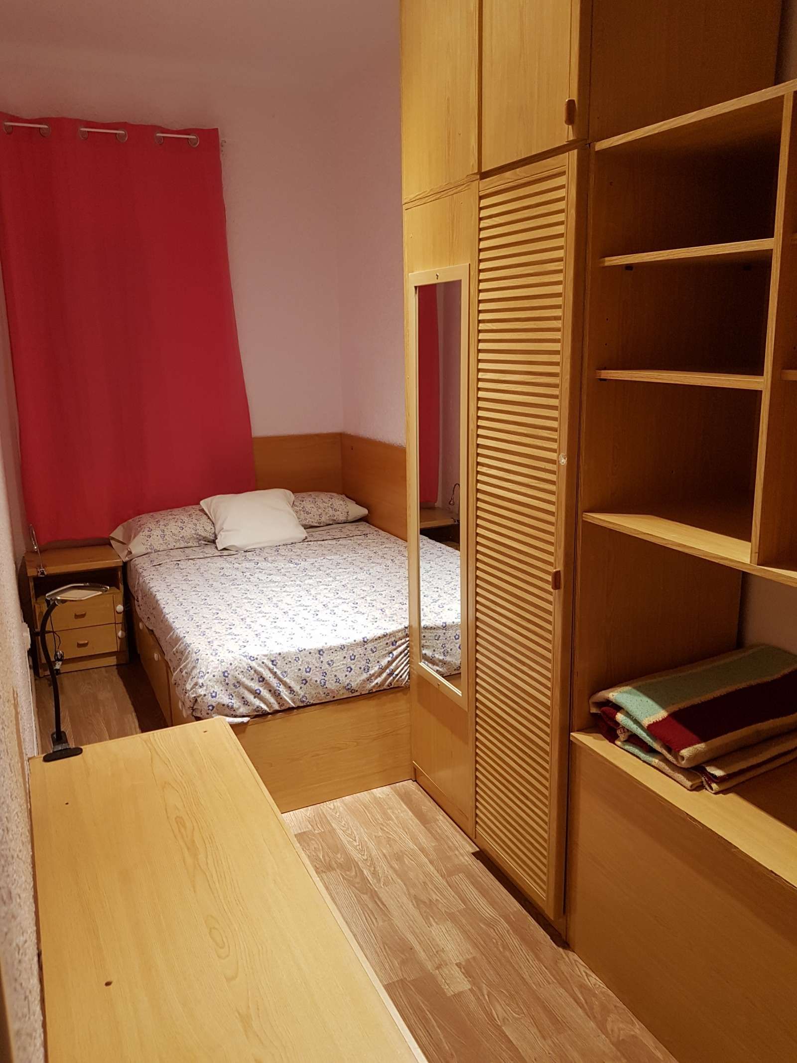 Flat to share in El Camp de l'Arpa del Clot