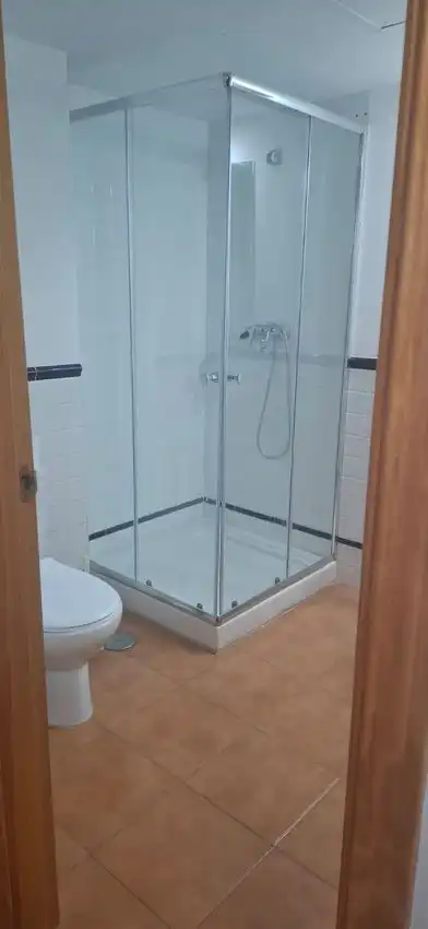 Badezimmer von Wohnungen zum Verkauf in Gaucín mit Klimaanlage, Abstellraum und Gemeinschaftspool
