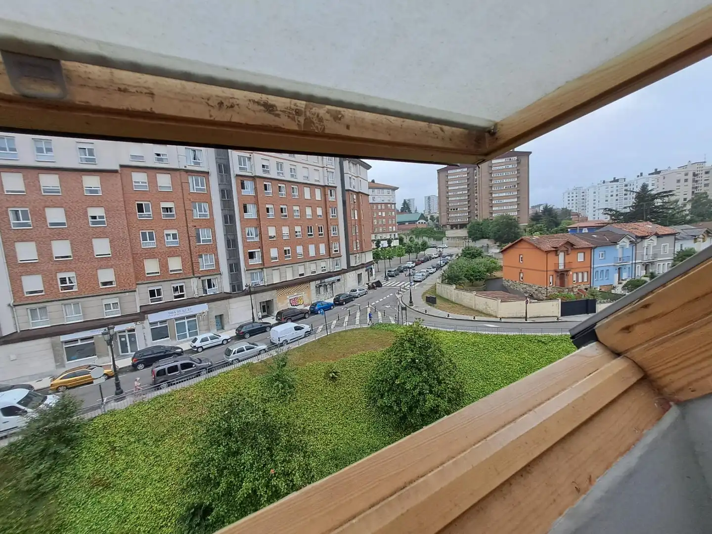 Terrassa de Apartament en venda en Oviedo  amb Calefacció