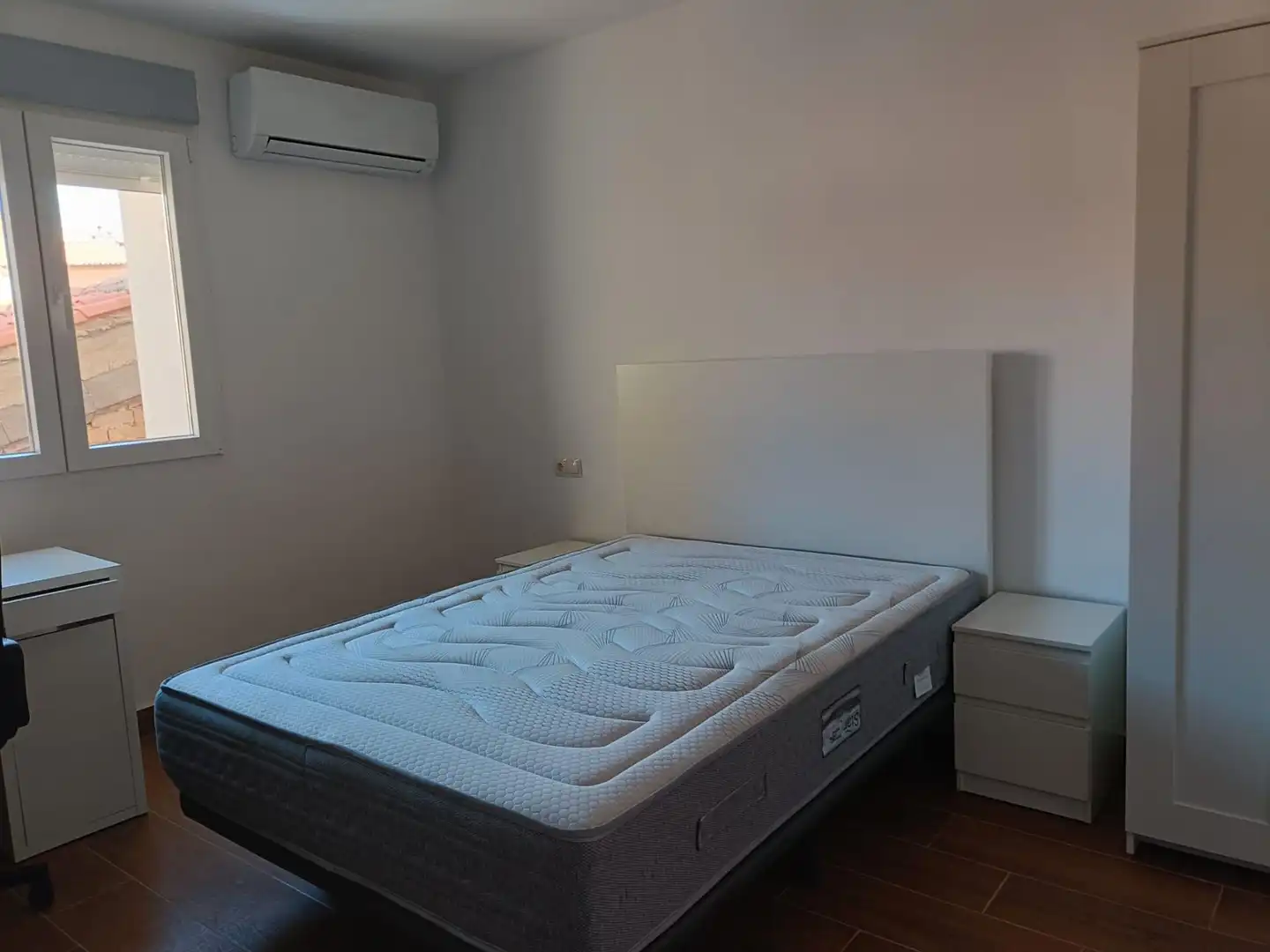 Bedroom of Flat for share in Teruel  with Air Conditioner, Heating and Furnished
