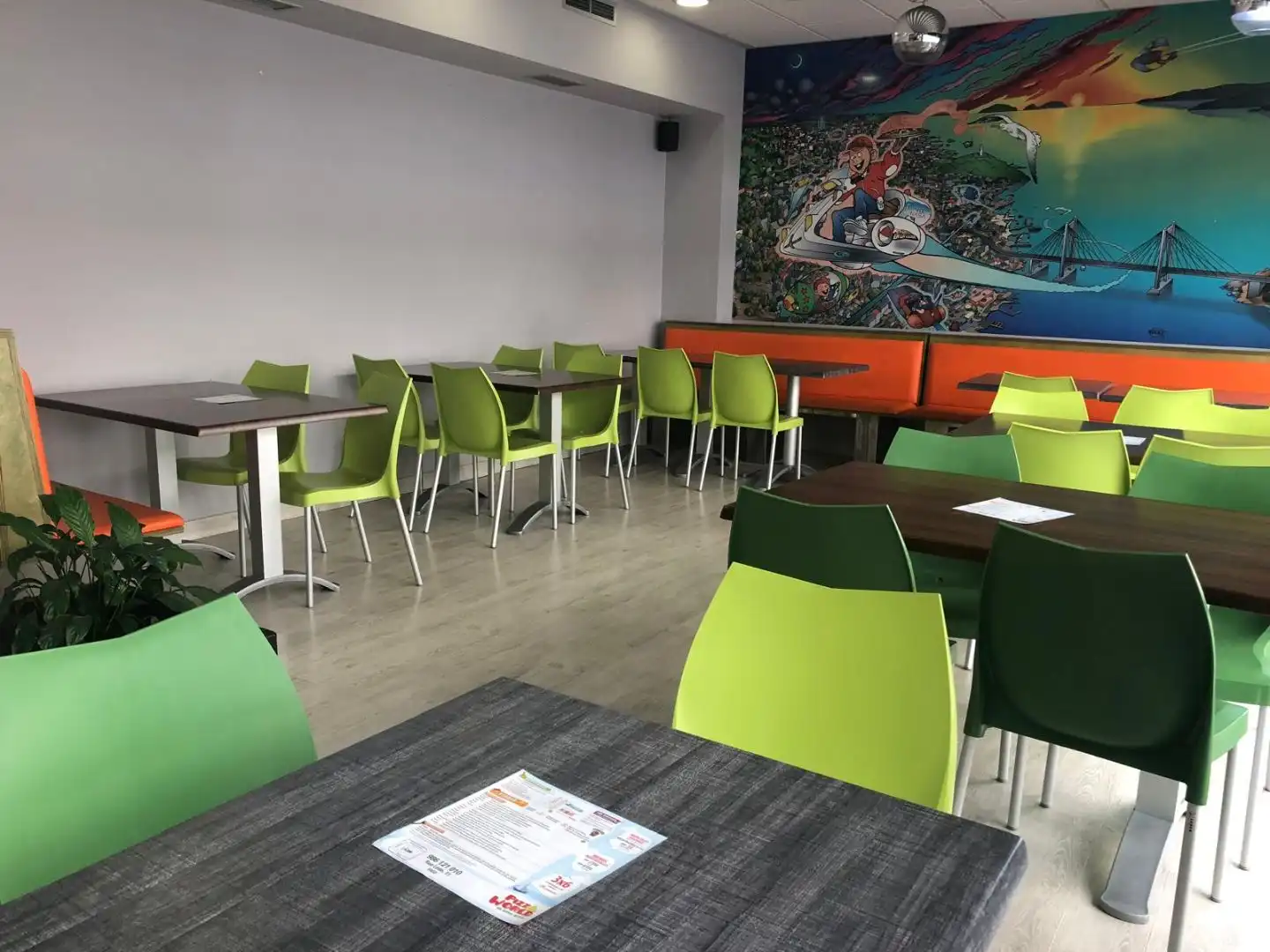 Local en venta en Vigo  con Calefacción, Parquet y Terraza