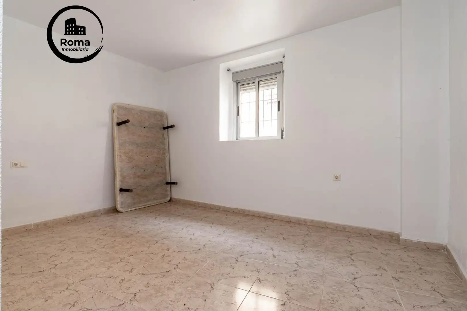 Dormitori de Casa o xalet en venda en Guadix