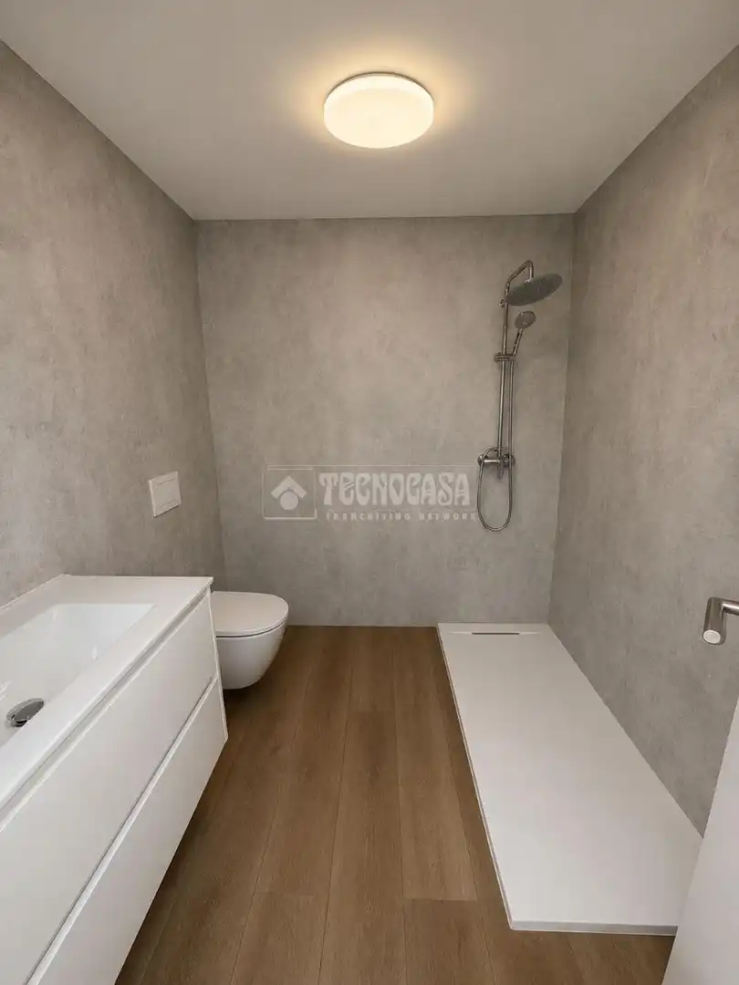 Baño de Piso de alquiler en Camas con Terraza y Trastero
