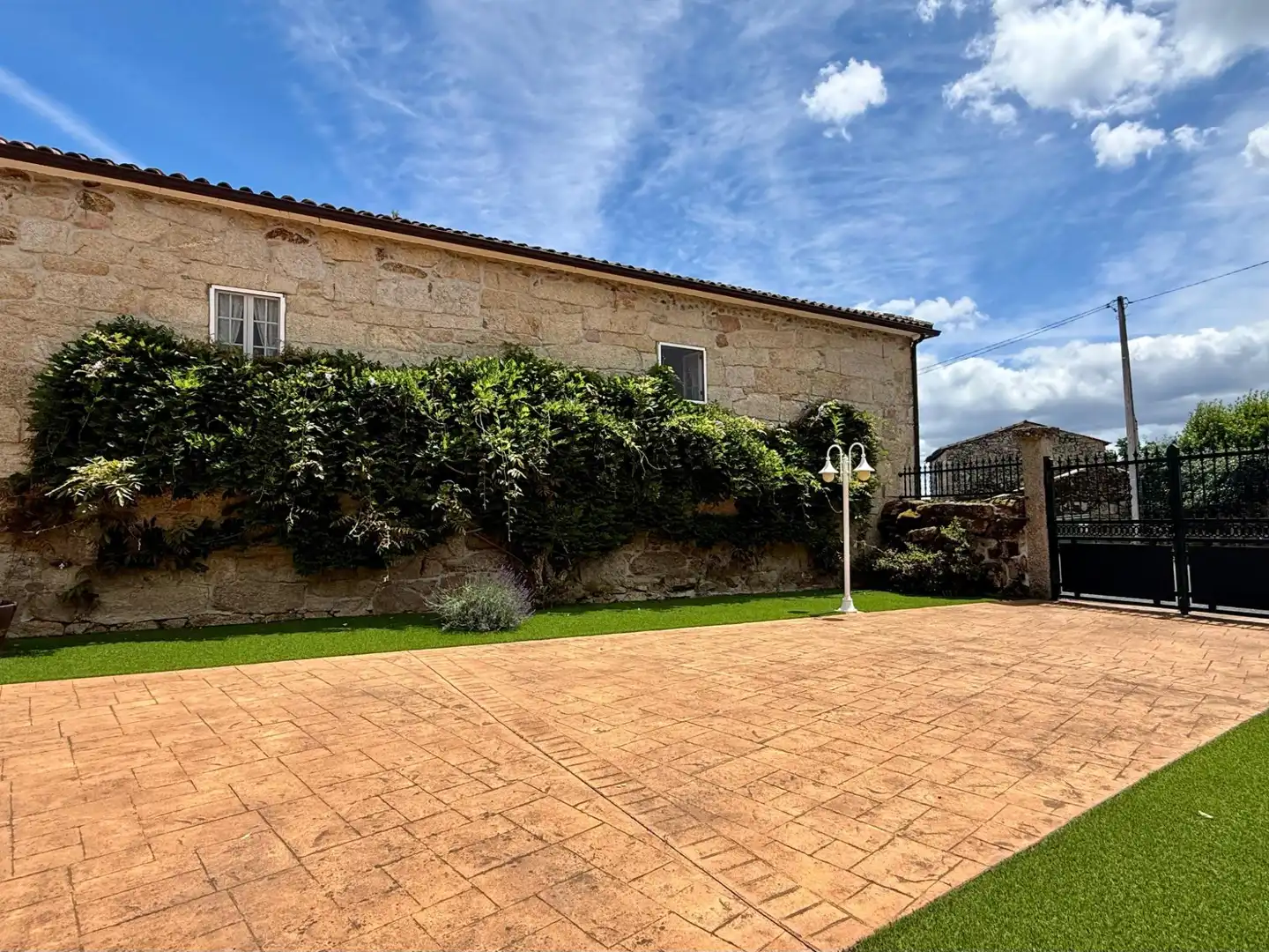 Vista exterior de Casa o chalet en venta en San Amaro con Calefacción, Jardín privado y Parquet