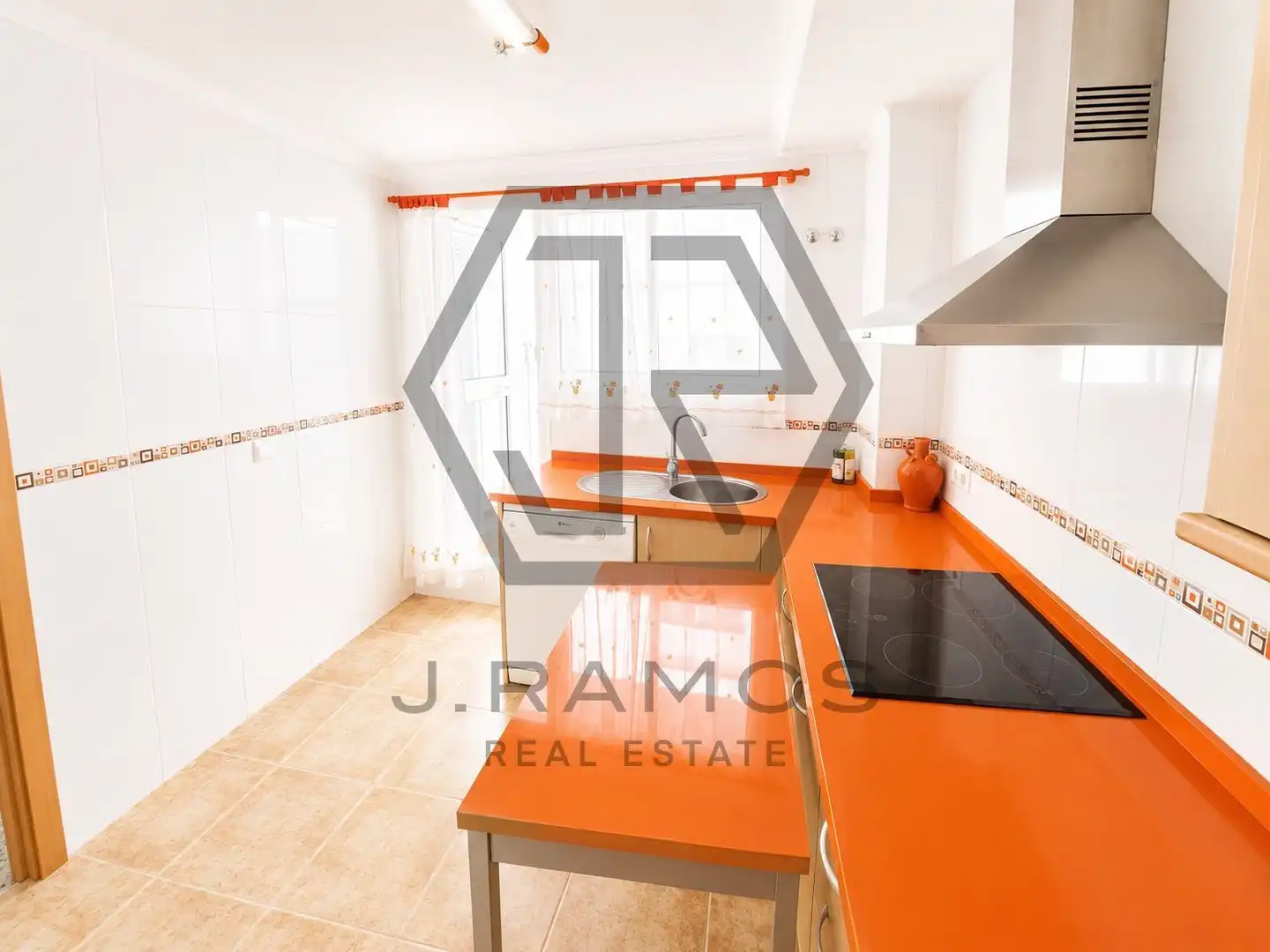 Piso con ascensor en venta en Torre del Mar, imagen 2
