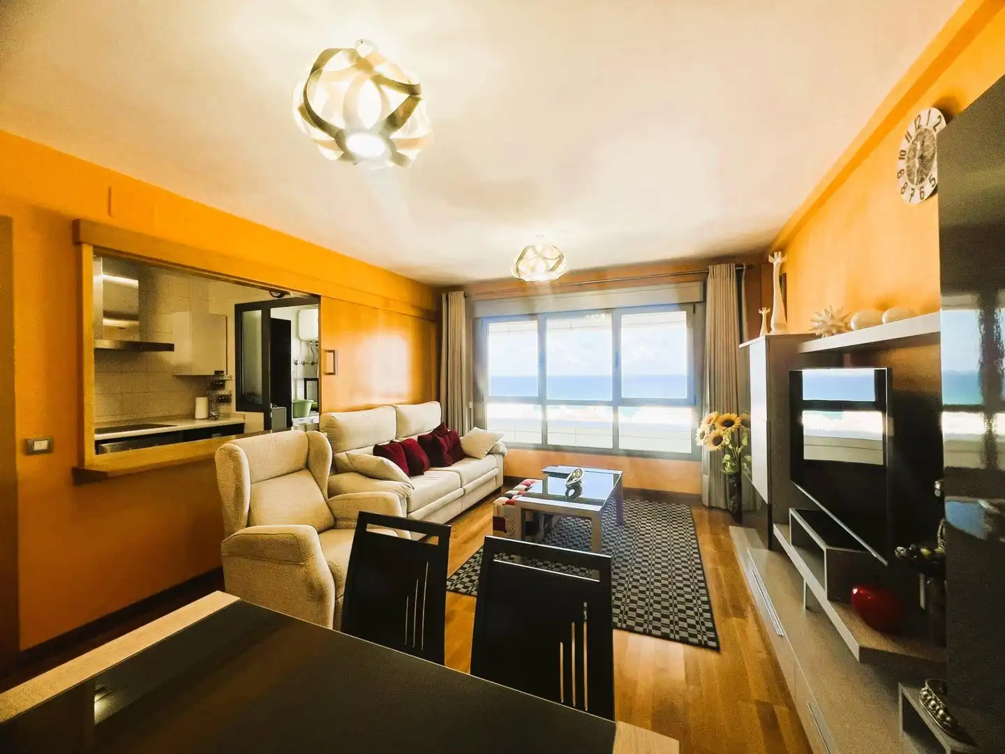 Sala d'estar de Dúplex en venda en Las Palmas de Gran Canaria amb Traster i Moblat