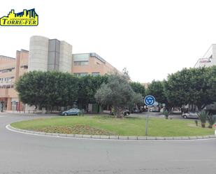 Vista exterior de Oficina en venda en  Almería Capital amb Aire condicionat