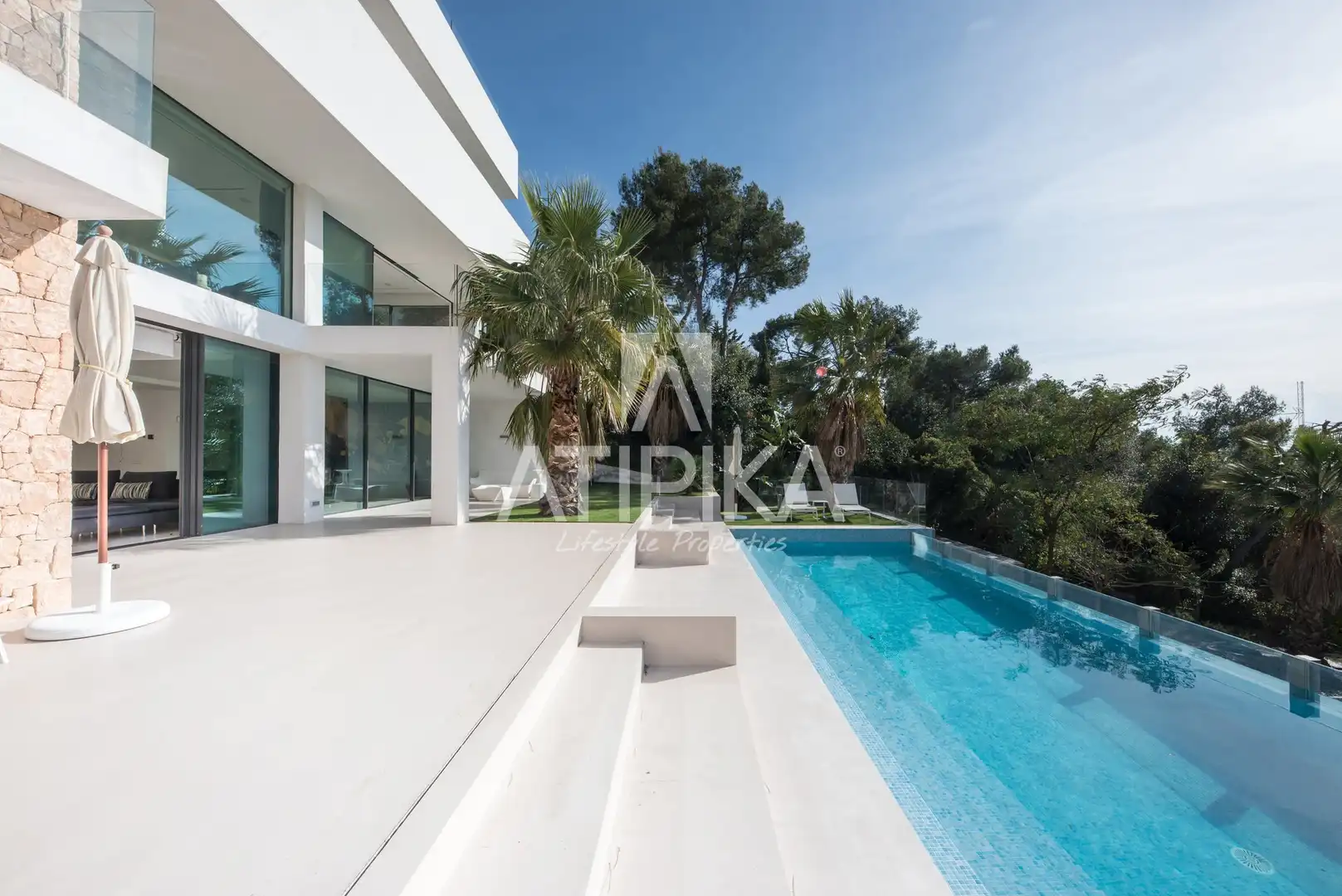 Vista exterior de Casa o xalet en venda en Castelldefels amb Aire condicionat, Calefacció i Terrassa