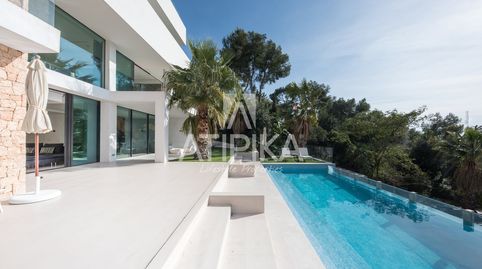 Exclusiva villa de ensueño con vistas frontales al mar en Bellamar