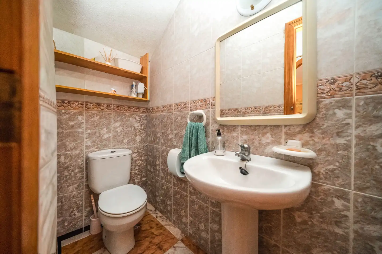 Bany de Casa o xalet en venda en Orihuela amb Aire condicionat, Terrassa i Piscina