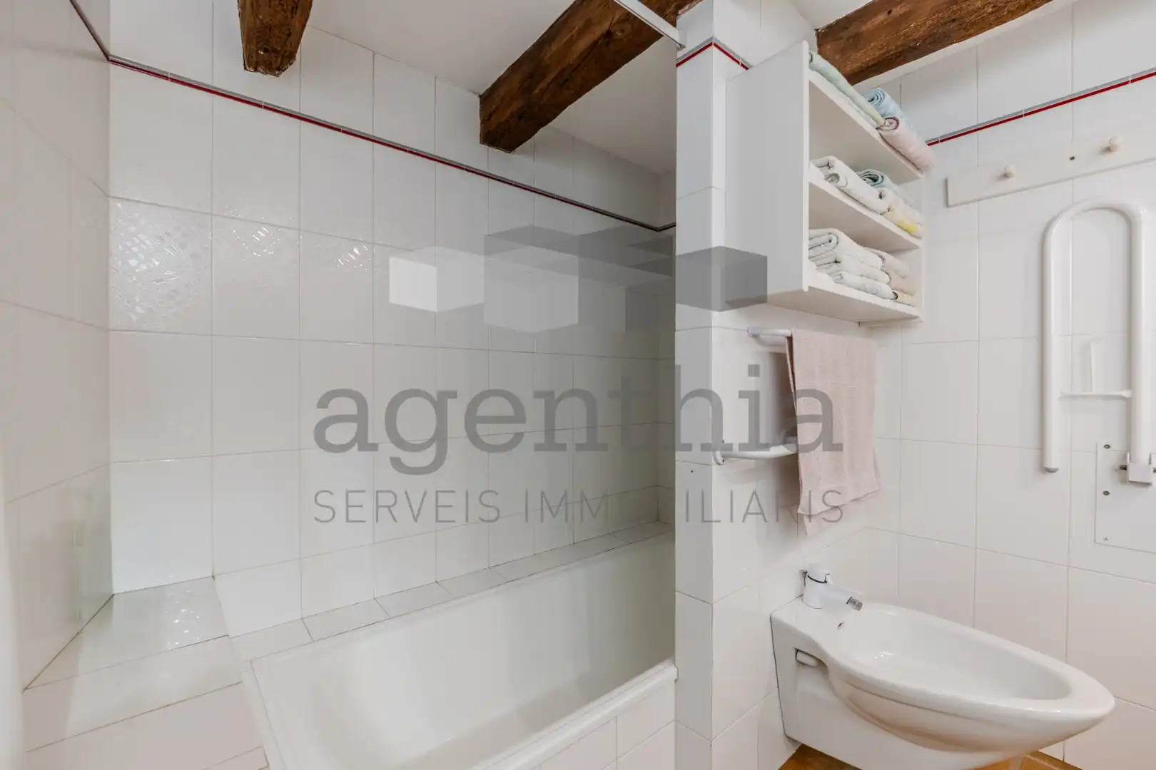 Baño de Finca rústica en venta en Vilablareix con Calefacción, Trastero y Balcón