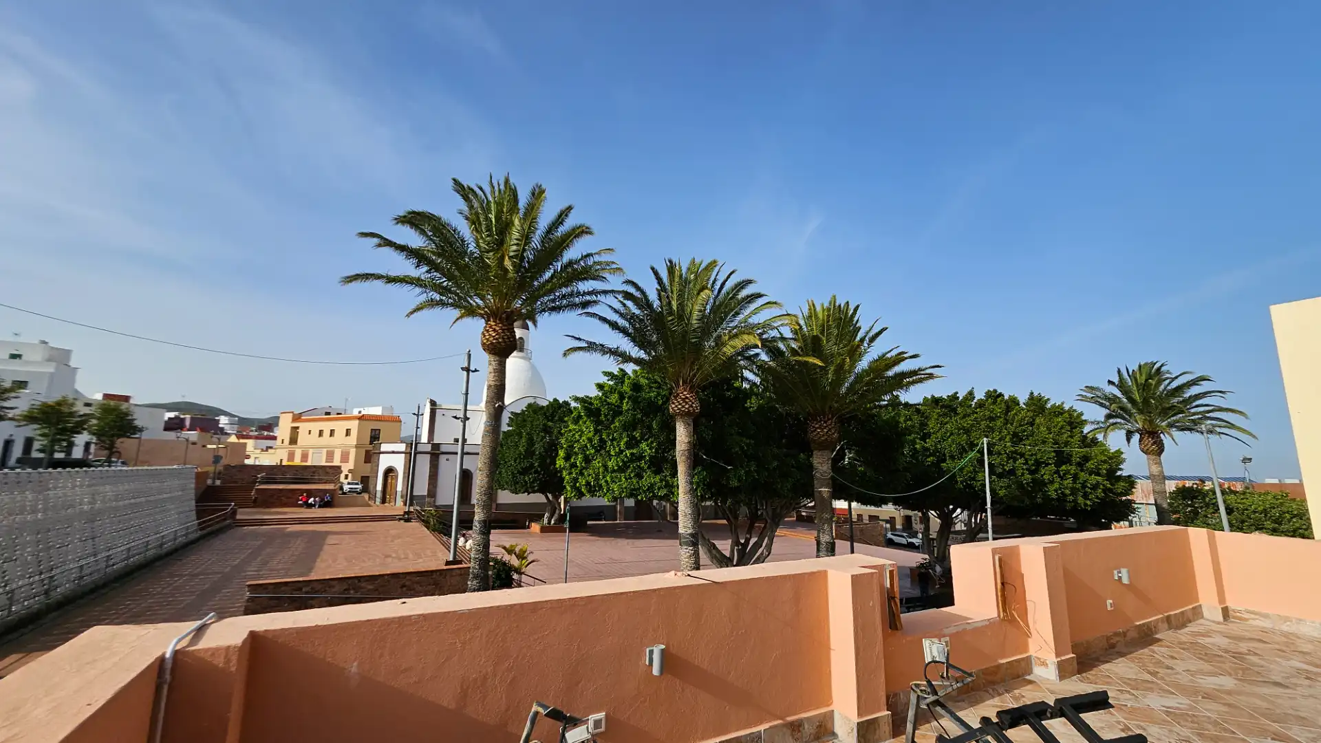 Vista exterior de Edificio en venta en Ingenio con Alarma
