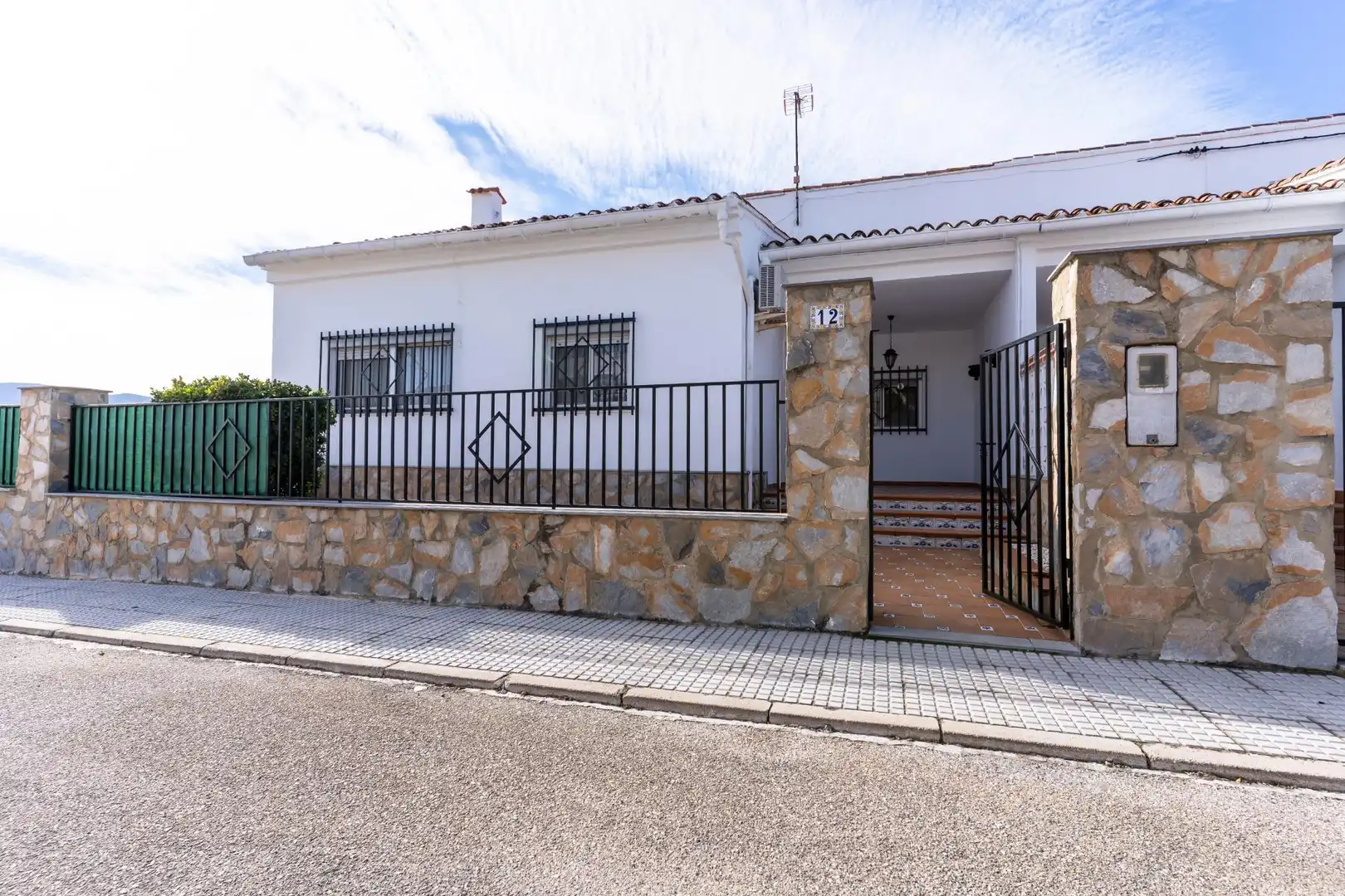 Vista exterior de Casa adosada en venta en Benissuera con Jardín privado y Piscina