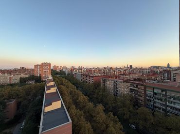 Pis amb balcó en venda a Rambla de Prim 192