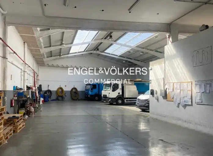 Parking de Nave industrial en venta en Terrassa