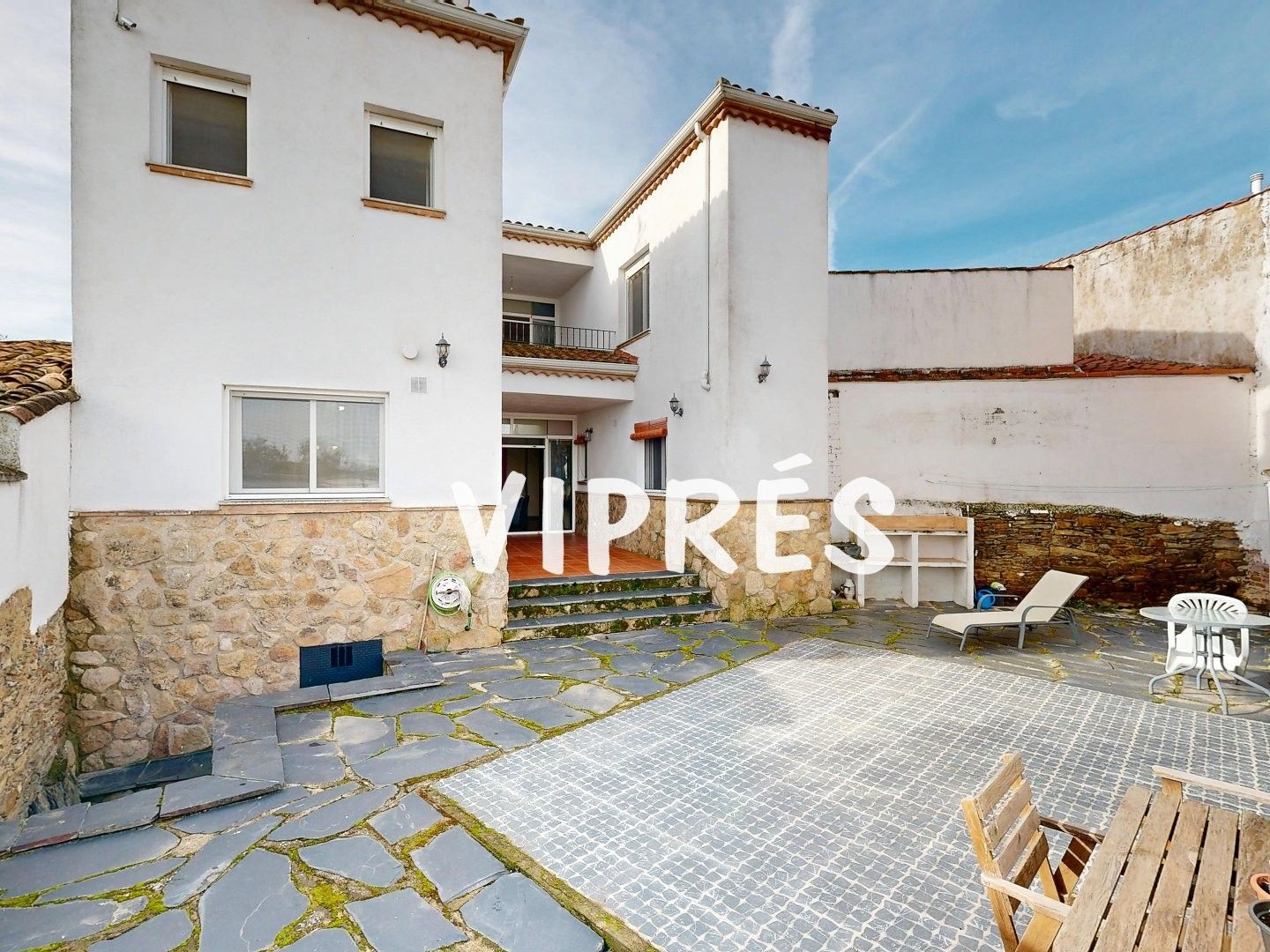 Vista exterior de Casa o xalet en venda en Santiago del Campo amb Aire condicionat i Calefacció
