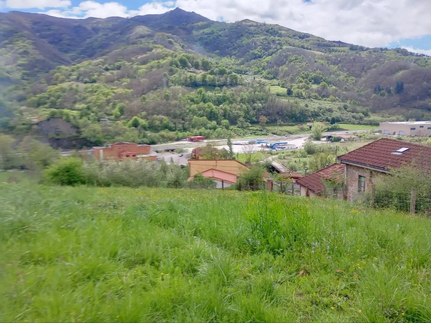 Residential for sale in Lena