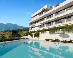 Vista exterior de Apartament en venda en Estepona amb Piscina comunitària