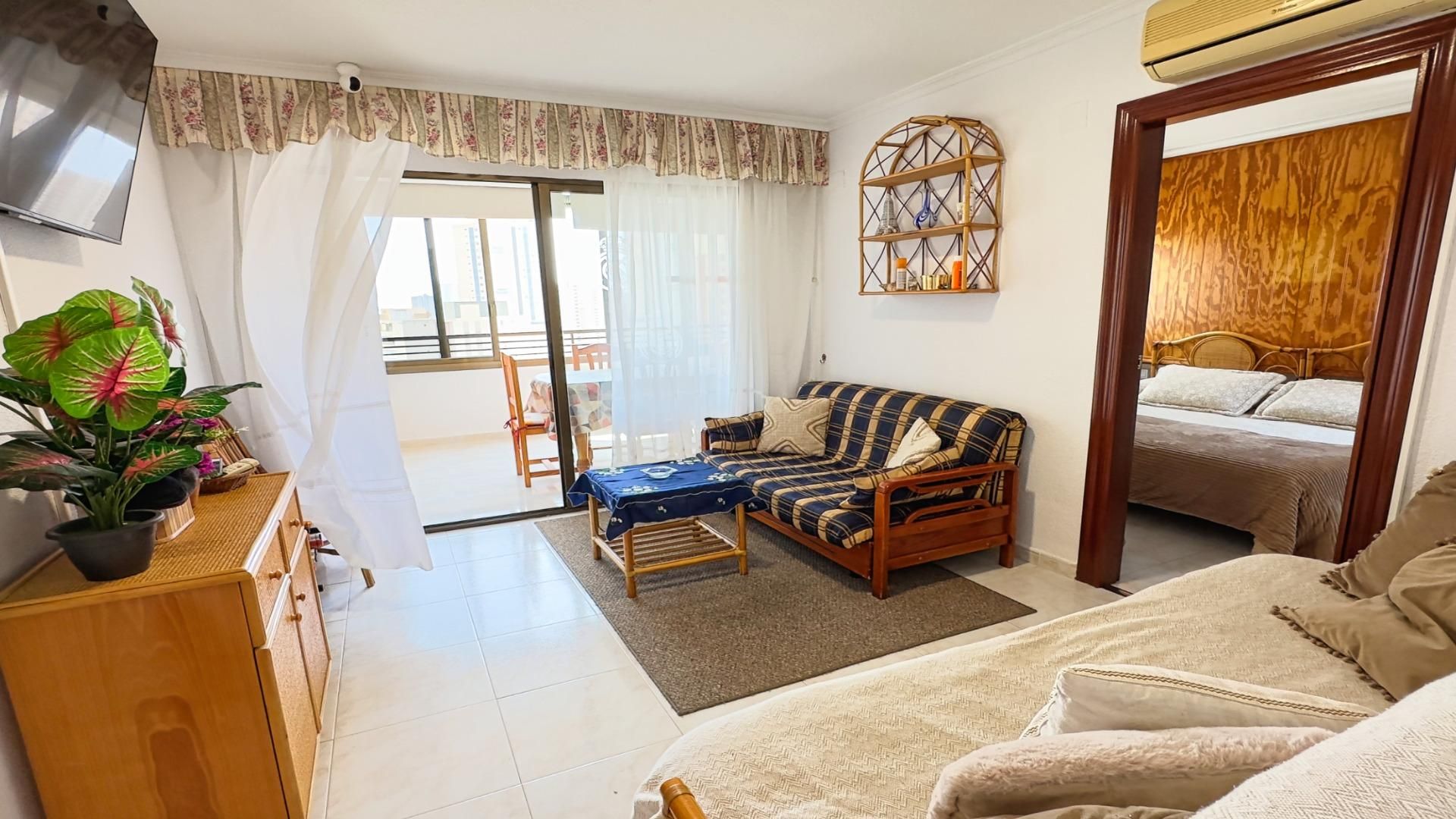 Dormitori de Pis en venda en Benidorm amb Aire condicionat, Calefacció i Jardí privat