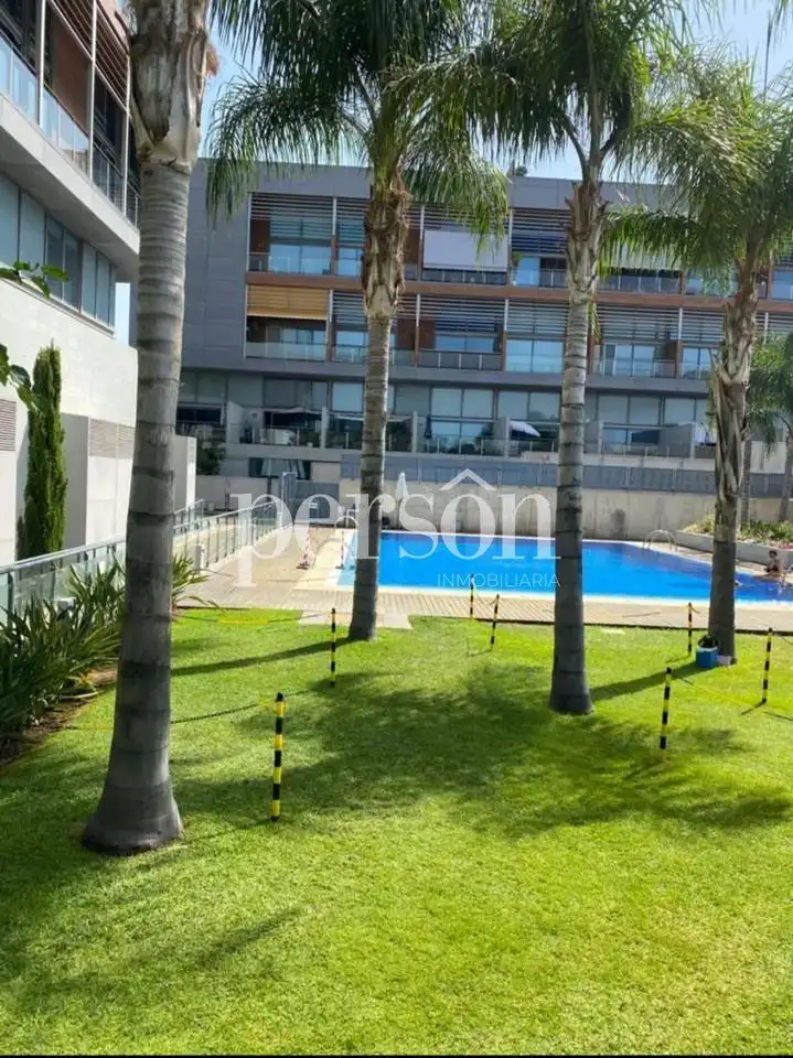 Piscina de Loft de lloguer en Valencia amb Aire condicionat, Calefacció i Terrassa