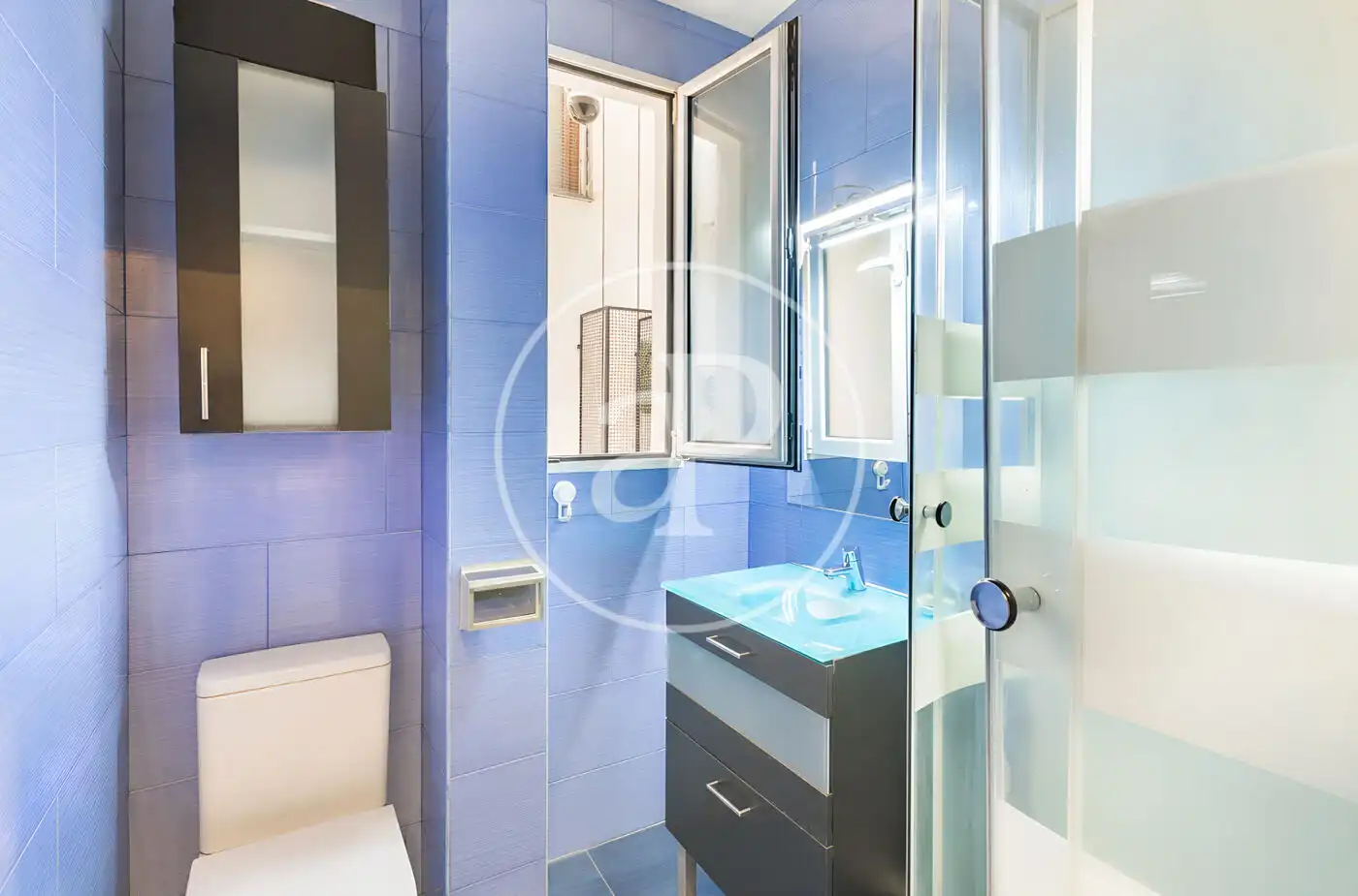 Baño de Piso en venta en Madrid con Calefacción y Terraza