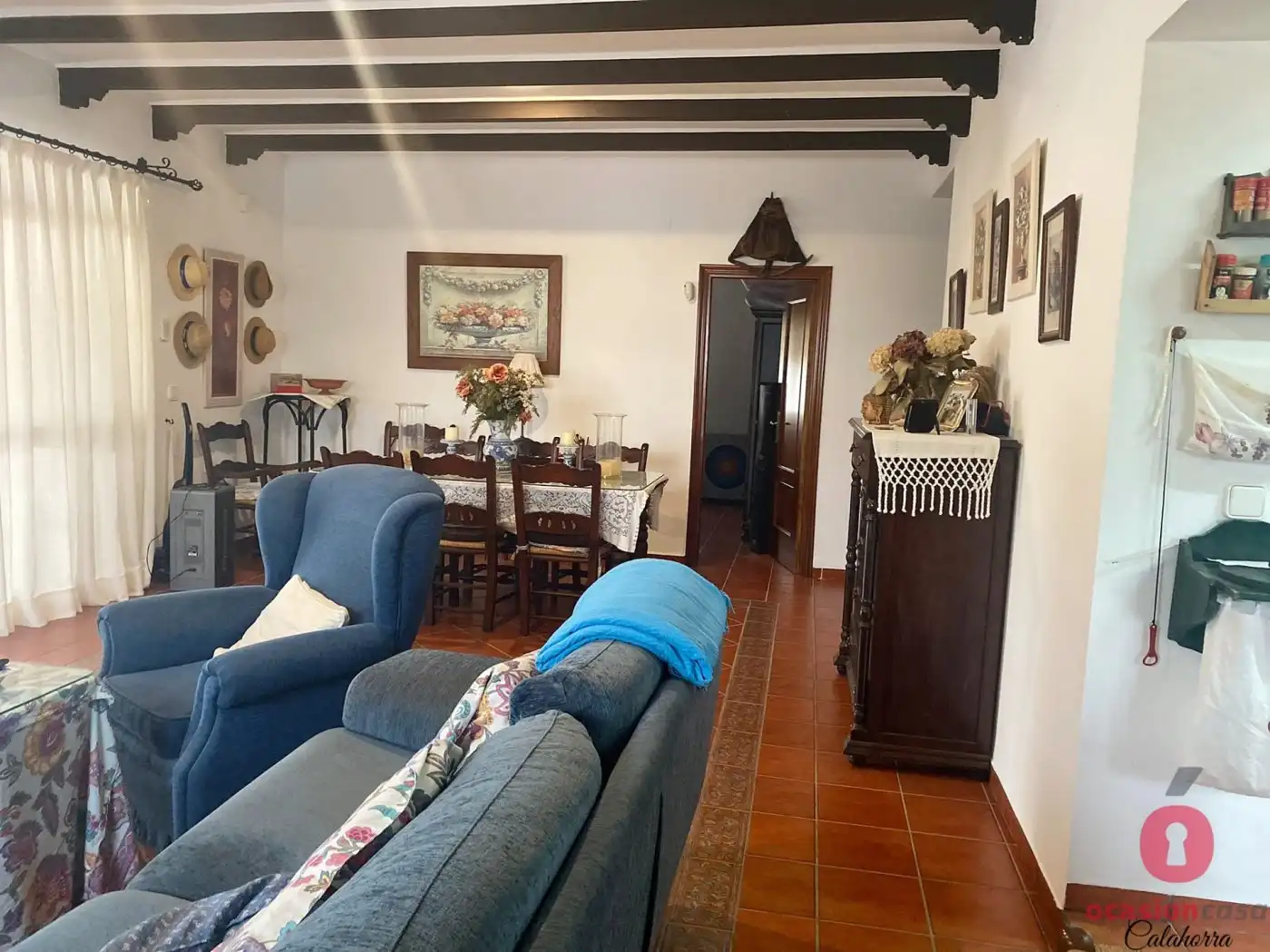 Living room of Country homes for sale in La Carlota  with Air Conditioner, Heating and Storage room