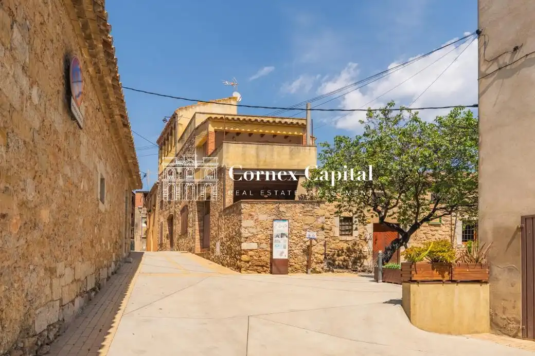 Vista exterior de Casa o xalet en venda en Ullà amb Aire condicionat, Calefacció i Terrassa