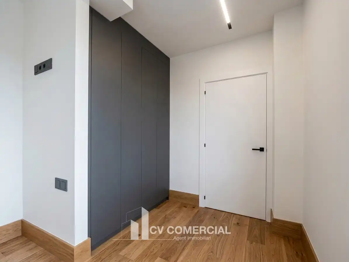 Flat for sale in Pallejà  with Air Conditioner, Heating and Parquet flooring