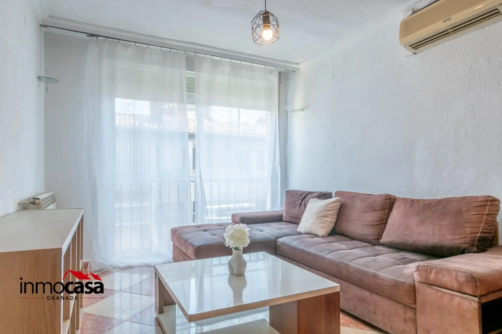 Living room of Flat for sale in  Granada Capital
