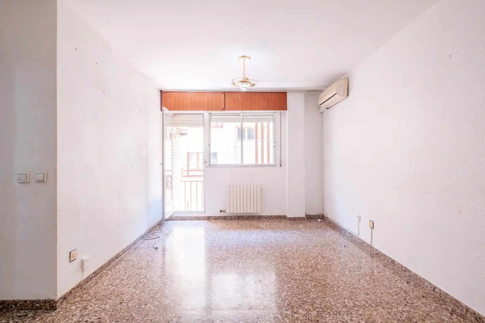 Wohnzimmer von Wohnung zum Verkauf in Zaragoza mit Klimaanlage, Heizung und Terrasse
