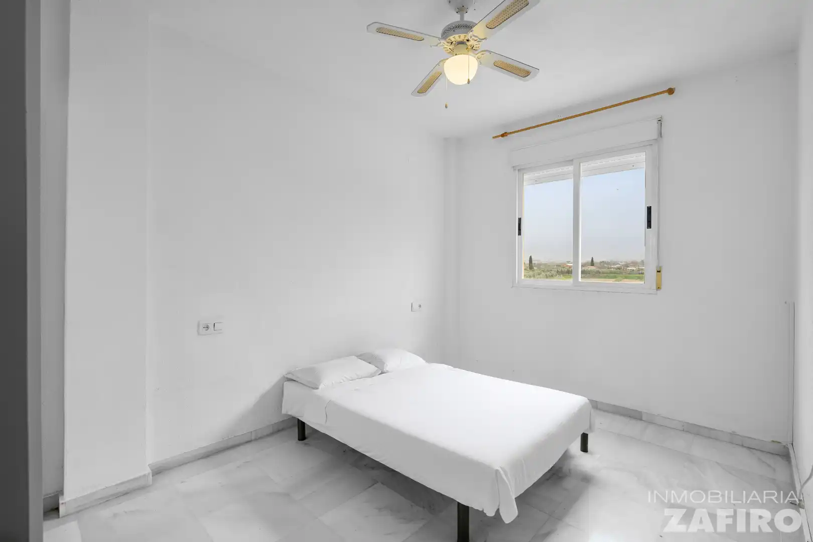 Habitación de Casa adosada en venta en Las Gabias con Trastero y Balcón