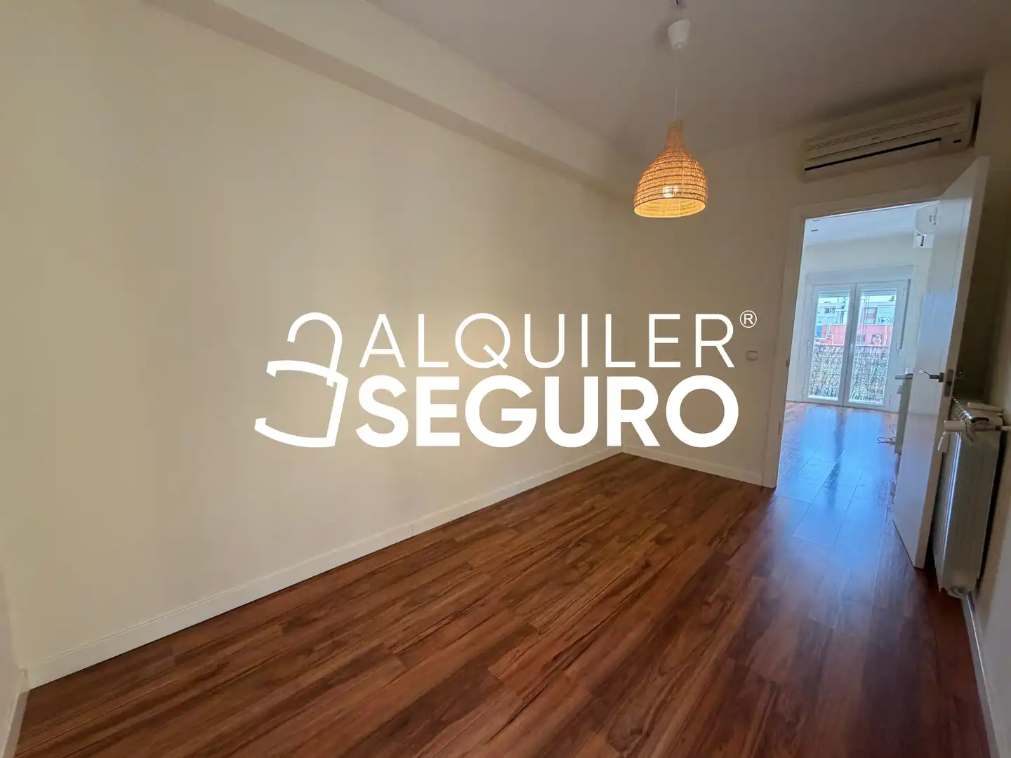 Schlafzimmer von Wohnung zur Miete in Madrid mit Klimaanlage, Heizung und Terrasse