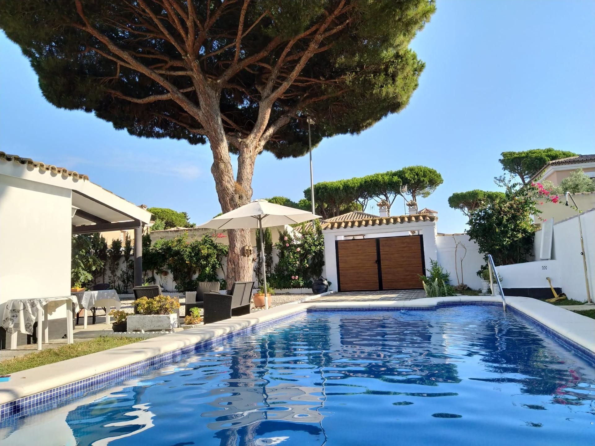 Swimming pool of House or chalet for sale in Chiclana de la Frontera  with Private garden, Terrace and Swimming Pool