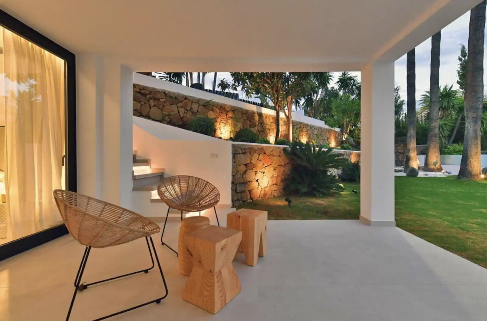 Terrassa de Casa o xalet de lloguer en Marbella amb Aire condicionat, Jardí privat i Piscina